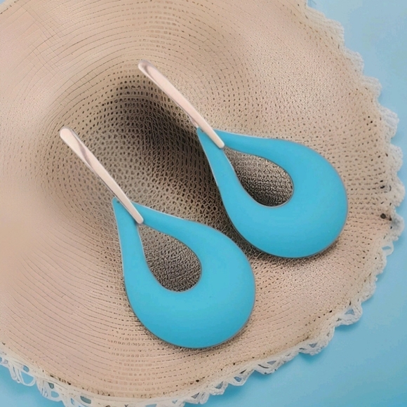 NWT Gold Bar 90s Inspired Cyan Blue Teardrop Large Gold Earrings - Picture 14 of 15